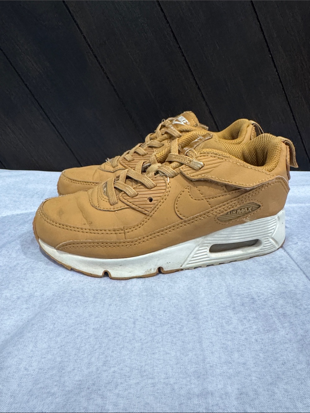 Nike Kids Sneakers in Wheat Tan
